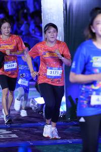 BIB: 3428, 3141, 3171
                            <button type="button" onclick="openModal(26224511)" class="btn btn-primary btn-sm float-right btn-popup" data-toggle="modal" data-target=".modal-high-quality">
                        <i class="fas fa-shopping-cart"></i> Add to Cart
                    </button>
                                            <button type="button" onclick="isThisMe(26224511, true)" class="btn btn-success btn-sm float-right btn-popup btn-isme hidden" data-toggle="tooltip" data-placement="bottom" title="นี่คือรูปของคุณใช่ไหม คลิกที่นี่เพื่อเอาเข้าอัลบั้ม">
                        <i class="fas fa-plus"></i> Add to album
                    </button>
                    <button type="button" onclick="isThisMe(26224511, false)" class="btn btn-warning btn-sm float-right btn-popup btn-isnotme hidden">
                        <i class="fas fa-ban"></i> Remove from album
                    </button>